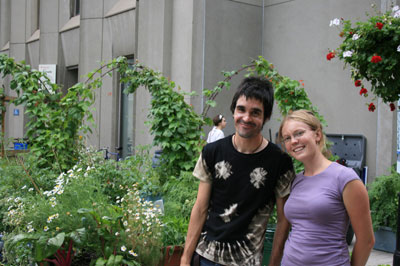 Responsables du jardin de McGill - Tim et Danielle